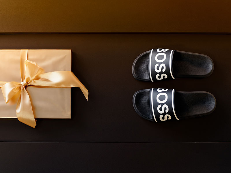 علامة BOSS تُطلق حملة UNWRAP THE HOLIDAYS من بطولة كريس هيمسوورث